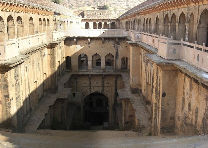 Delhi Neemrana Same Day Tour