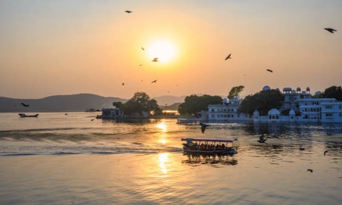 Udaipur – Palaces, Lakes & Beautiful Views