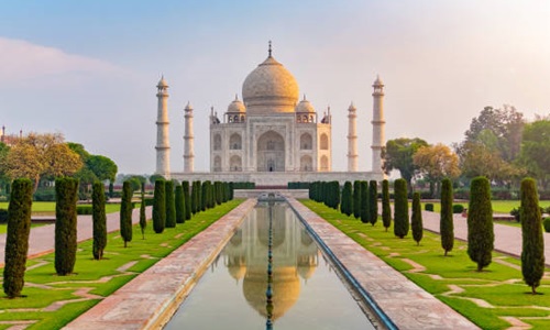 Varanasi – Taj Mahal & Spiritual Transition