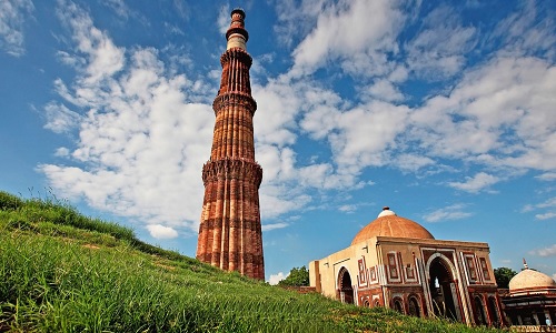 10:30 AM – Qutub Minar