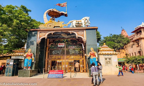 09:00 AM – Shri Krishna Janmabhoomi Temple