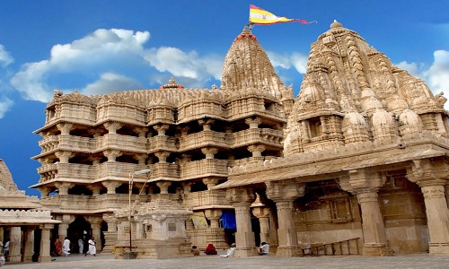 10:30 AM – Dwarkadhish Temple