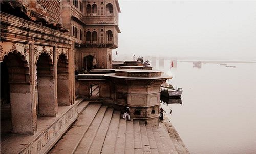 05:30 PM – Keshi Ghat