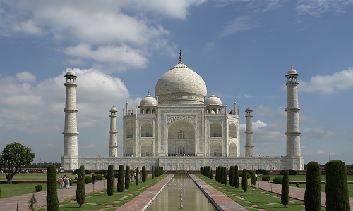 Day 2: Delhi to Agra (Approx. 230 km / 4 Hours)