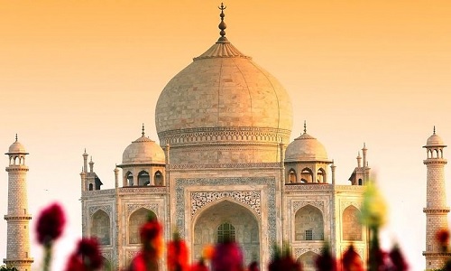 Day 2: Delhi to Agra (Approx. 230 km / 4 Hours)