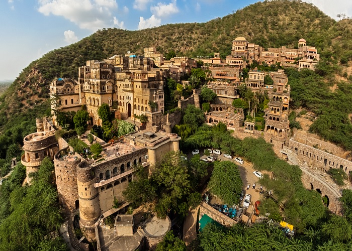 Delhi Neemrana Same Day Tour
